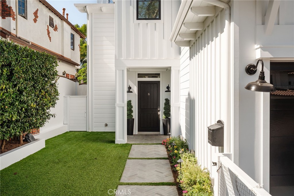 3521 Laurel Avenue — image 1