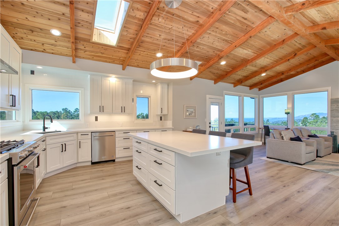 Detail Gallery Image 14 of 55 For 1925 Richard Ave, Cambria,  CA 93428 - 3 Beds | 2/1 Baths