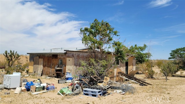 18501 Fort Tejon Road, Llano CA: https://media.crmls.org/medias/7937dce1-907e-4ea9-9355-c7e499320966.jpg