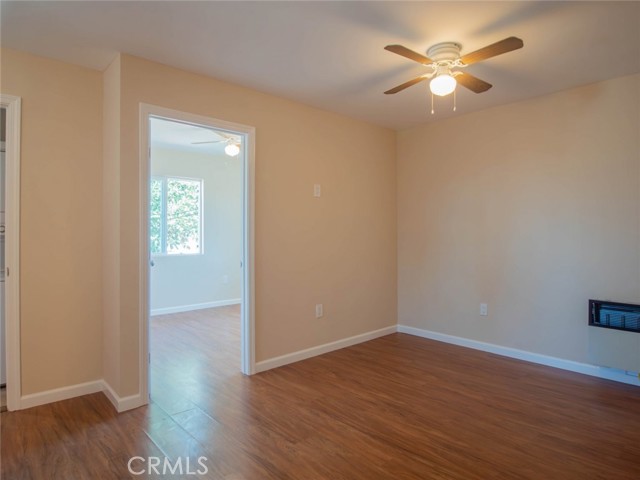 1805 W 35th Street, Los Angeles CA: https://media.crmls.org/medias/7938174d-b7d2-4e4d-94ec-8616b79d3d0c.jpg