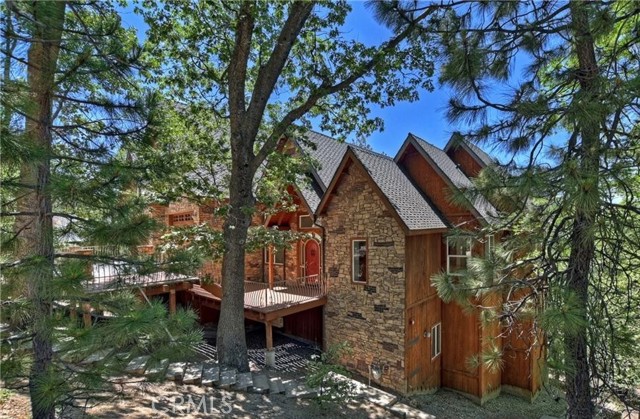 1019 Pintail Circle, Lake Arrowhead CA: https://media.crmls.org/medias/7938a4a1-4405-4a74-9e69-1c9a05dd1f53.jpg