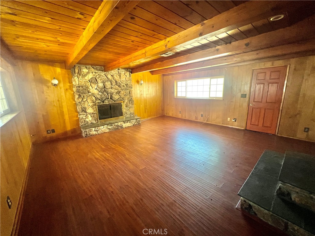 https://media.crmls.org/medias/7938ab30-16bc-4d1c-aa93-e39b974e6eb1.jpg?preset=X-Large