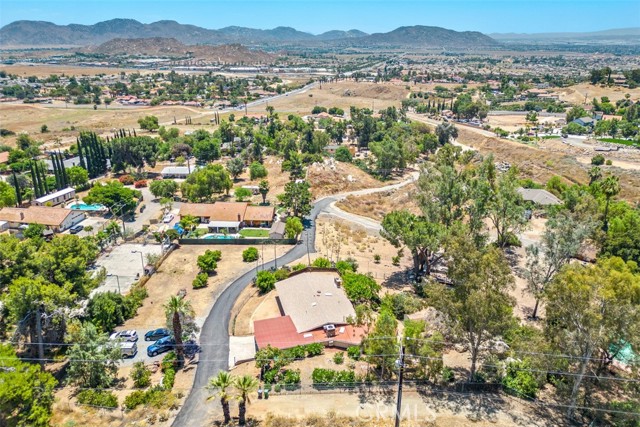 Detail Gallery Image 2 of 38 For 26886 Ironwood Ave, Moreno Valley,  CA 92555 - 4 Beds | 3 Baths