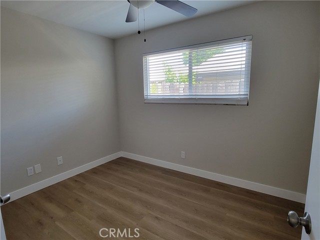 Detail Gallery Image 13 of 15 For 15475 Shadow Mountain Ln, Lake Elsinore,  CA 92530 - 3 Beds | 2 Baths