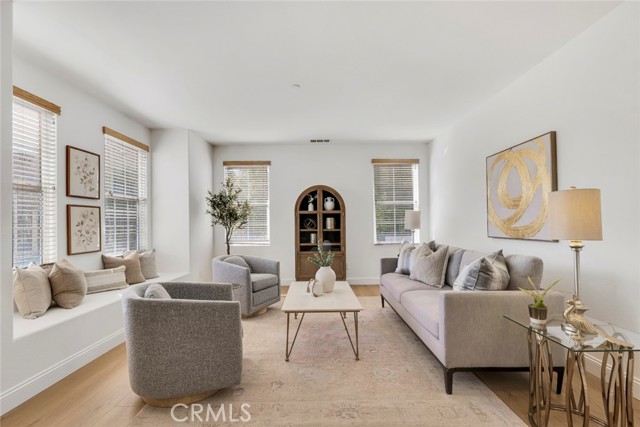 Detail Gallery Image 10 of 70 For 10641 Lost Trail Ave, Shadow Hills,  CA 91040 - 4 Beds | 3/1 Baths