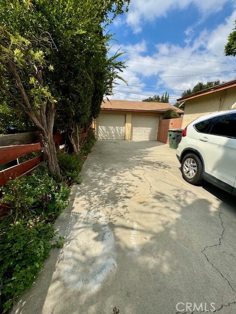 Image 3 of 21 For 7457 Mount Vernon Street