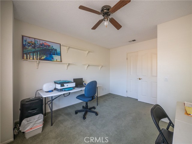 Detail Gallery Image 17 of 23 For 1241 Oakcrest Cir, Corona,  CA 92882 - 4 Beds | 2/1 Baths