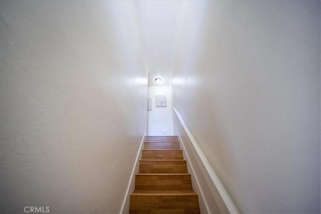https://media.crmls.org/medias/7939dc01-a5dd-4a6d-877b-b35dcc5a1f52.jpg?preset=X-Large