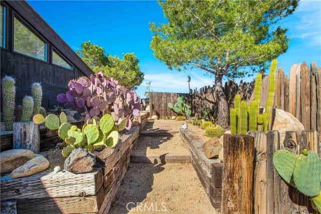 Detail Gallery Image 36 of 64 For 5145 Curtis Rd, Pioneertown,  CA 92268 - 2 Beds | 3 Baths