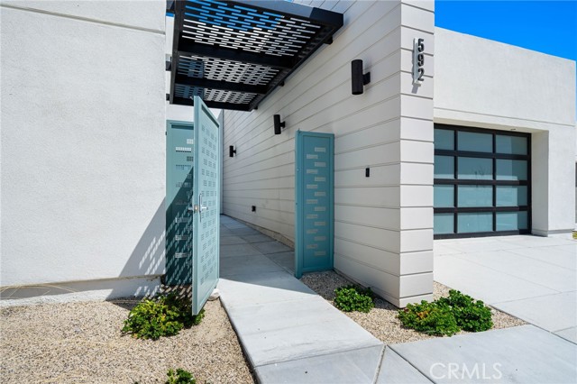 Detail Gallery Image 5 of 32 For 592 Palladium Bld, Palm Springs,  CA 92262 - 3 Beds | 3/1 Baths