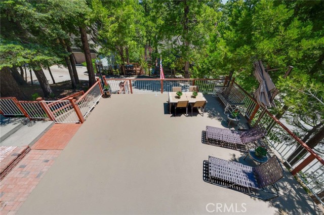 Detail Gallery Image 6 of 42 For 395 Primrose Cir #1-2,  Lake Arrowhead,  CA 92352 - 4 Beds | 3 Baths