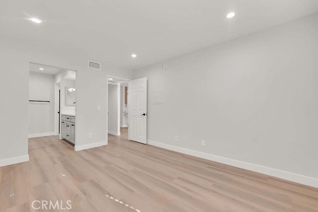 Detail Gallery Image 10 of 28 For 5500 Owensmouth Ave #128,  Woodland Hills,  CA 91367 - 2 Beds | 2 Baths