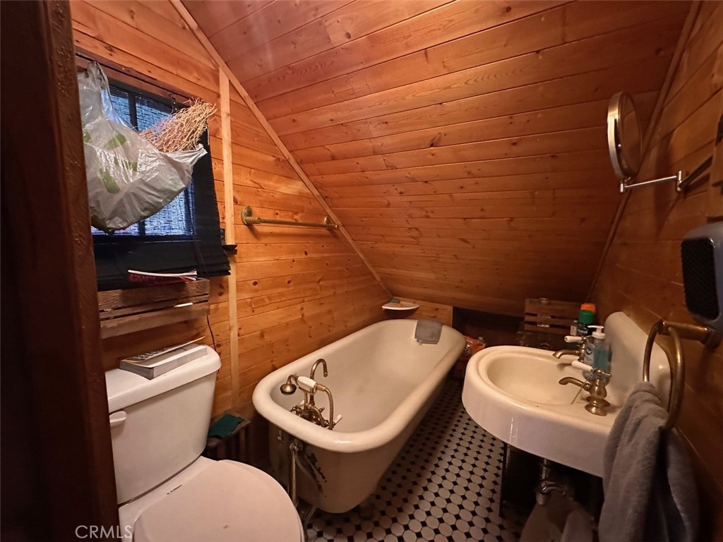 https://media.crmls.org/medias/793bdab5-a475-4ac2-a268-515e26f32047.jpg?preset=X-Large