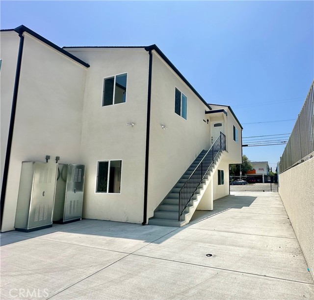 7726 1/2 Laurel Canyon Boulevard, North Hollywood CA: https://media.crmls.org/medias/793be64c-dafa-41ac-bc06-7a9e413b0b02.jpg