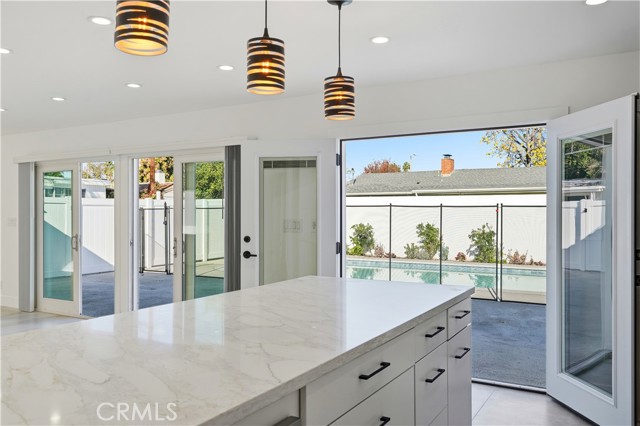 Detail Gallery Image 5 of 36 For 22255 Wyandotte, Canoga Park,  CA 91303 - 3 Beds | 2 Baths