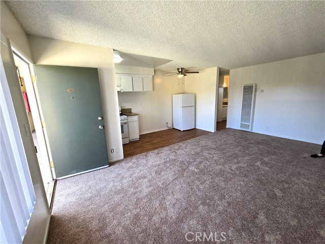 4015 W 137th Street, Hawthorne CA: https://media.crmls.org/medias/793e3a82-73f3-418e-9608-08023886e692.jpg