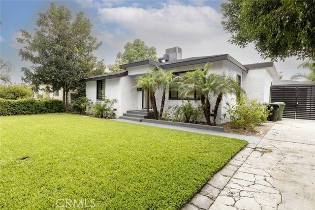 3 Bed Home for Sale in Sun Valley, California