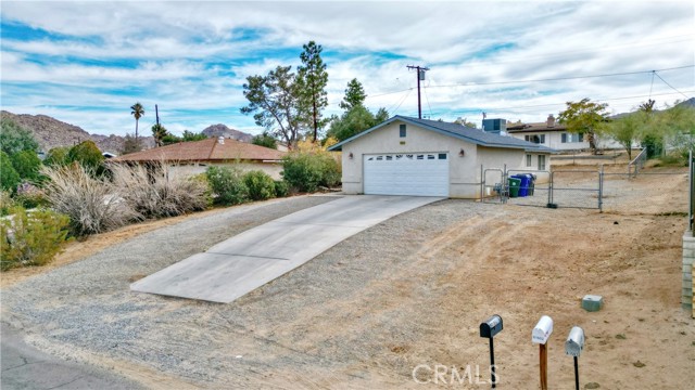 Detail Gallery Image 3 of 30 For 61605 El Cajon Dr, Joshua Tree,  CA 92252 - 3 Beds | 2 Baths