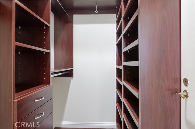 343 Pioneer Drive, Glendale CA: https://media.crmls.org/medias/793edf03-4bcc-4f01-a2d9-fefd6cf76824.jpg