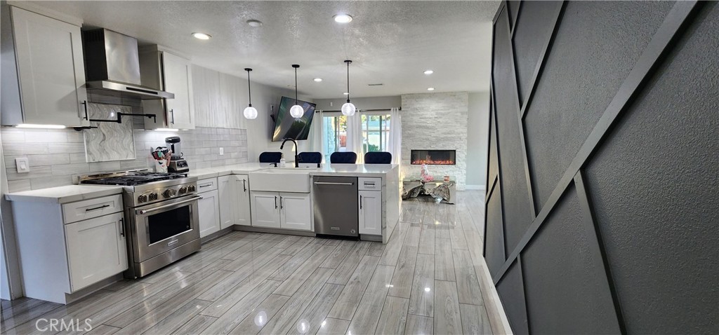 MLS #DW25157792 img 1