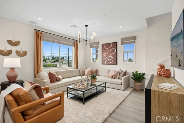 12247 Elliott Avenue, El Monte CA: https://media.crmls.org/medias/793f4d02-8dfa-408c-9211-efc002584106.jpg
