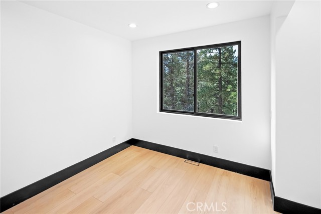 129 Winding Lane, Big Bear City CA: https://media.crmls.org/medias/7940637c-6f99-419c-8a1d-bad00ad5f865.jpg