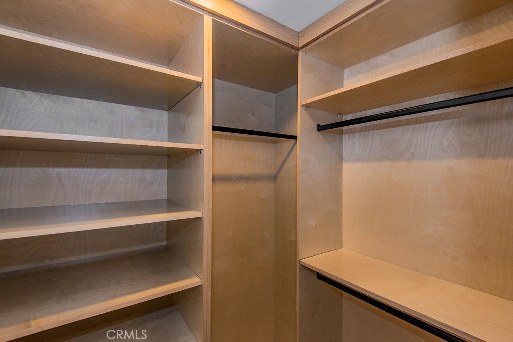 https://media.crmls.org/medias/79409771-b559-4aa3-b287-a3357dc3c15e.jpg?preset=X-Large