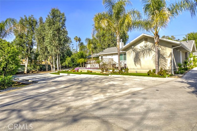 Detail Gallery Image 8 of 75 For 10555 Art St, Shadow Hills,  CA 91040 - 2 Beds | 3 Baths