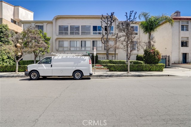 5250 Zelzah Avenue, 7A photo 4