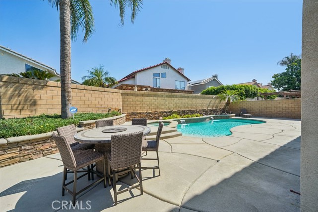 6586 Manzanita Court, Chino CA: https://media.crmls.org/medias/794346c7-28f1-4a7b-8ab8-7f89029db372.jpg