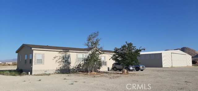 8337 20th W Street, Mojave CA: https://media.crmls.org/medias/794391f5-404c-4cbf-83cb-816ddc1e0d58.jpg