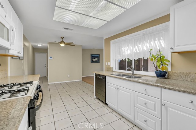 Detail Gallery Image 15 of 30 For 2686 Wintertree Ct, Riverside,  CA 92506 - 3 Beds | 2 Baths