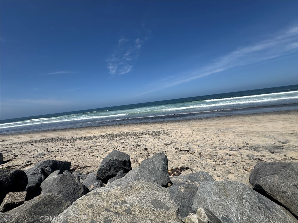 https://media.crmls.org/medias/7944ce0f-c1dc-4be7-a685-0593b97a2a2c.jpg?preset=X-Large