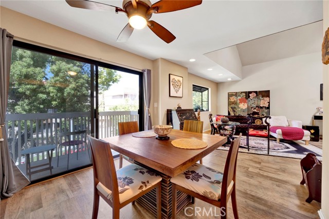 Detail Gallery Image 13 of 47 For 456 E San Jose Ave #B,  Burbank,  CA 91501 - 2 Beds | 2 Baths