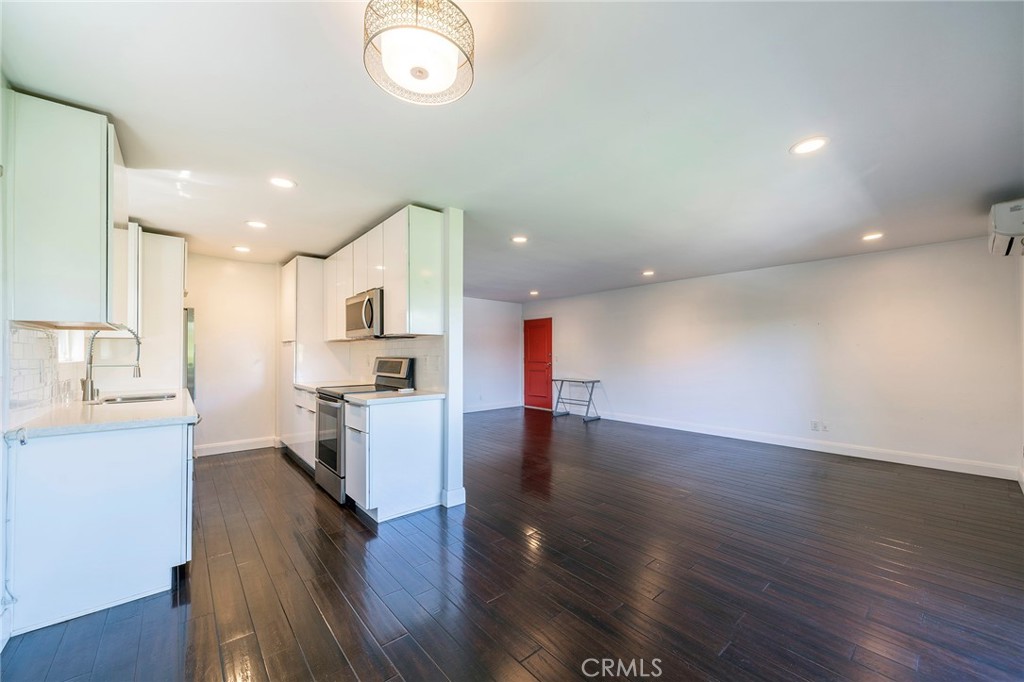 1601 Veteran Avenue #301/302