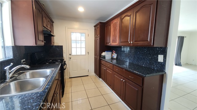 Detail Gallery Image 11 of 26 For 1328 N Moraga St, Anaheim,  CA 92801 - 4 Beds | 2 Baths