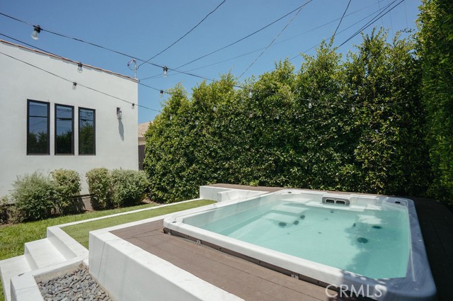5142 Brynhurst Avenue, Los Angeles CA: https://media.crmls.org/medias/79459b7a-b7de-4ea6-a20e-3d385b940f72.jpg