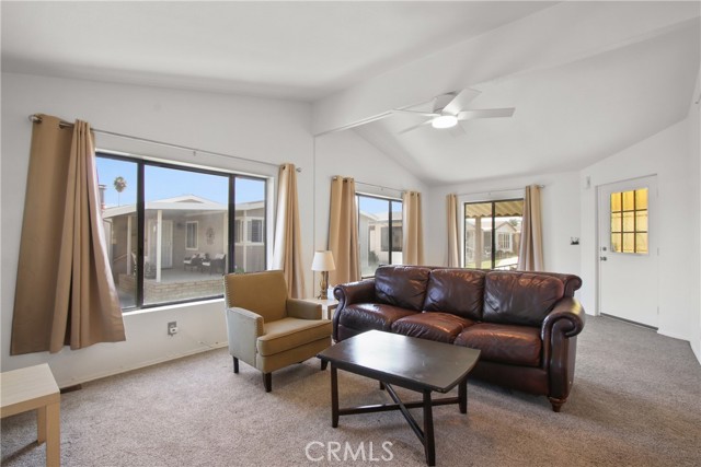 Detail Gallery Image 3 of 16 For 1272 Lodgepole, Hemet,  CA 92545 - 2 Beds | 2 Baths