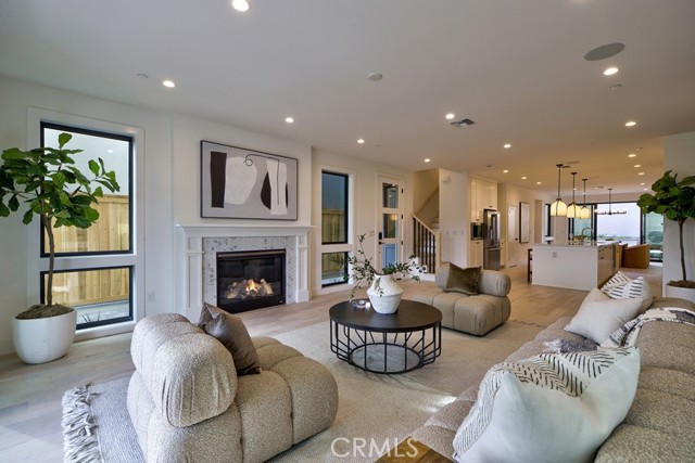 Detail Gallery Image 14 of 41 For 801 Delaware, Huntington Beach,  CA 92648 - 3 Beds | 3/1 Baths