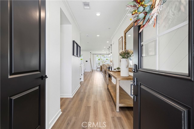 Detail Gallery Image 4 of 74 For 28445 Sunny Ridge Terrace, Castaic,  CA 91384 - 4 Beds | 3/1 Baths