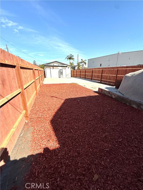 Detail Gallery Image 8 of 9 For 2368 E 107 Th St, Los Angeles,  CA 90002 - 3 Beds | 1 Baths