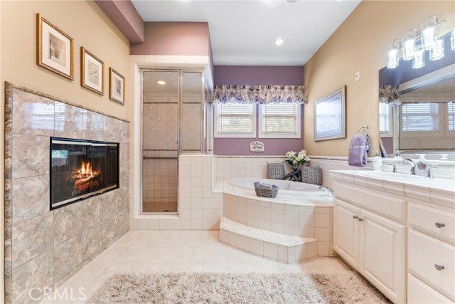 1522 Oakhill Court, Santa Ana CA: https://media.crmls.org/medias/79476bb5-2278-4a54-8b71-abb0dbb02a19.jpg
