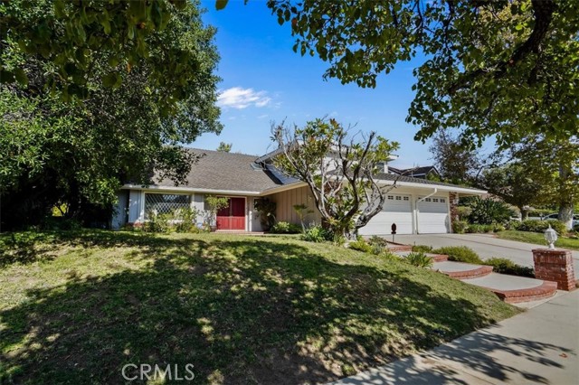 Detail Gallery Image 2 of 34 For 19201 Castlebay Ln, Porter Ranch,  CA 91326 - 3 Beds | 3 Baths