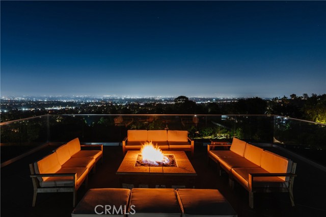 4935 Calvin Avenue, Tarzana CA: https://media.crmls.org/medias/7947ff69-442a-478f-9b3f-0c51851a45db.jpg