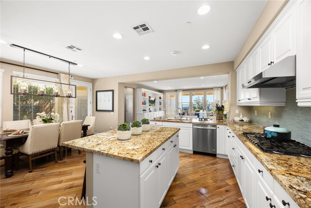 Detail Gallery Image 12 of 62 For 620 E Mandevilla Way, Azusa,  CA 91702 - 3 Beds | 3 Baths