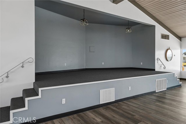 Detail Gallery Image 37 of 52 For 188 Kings Ln, Bakersfield,  CA 93308 - 2 Beds | 1 Baths
