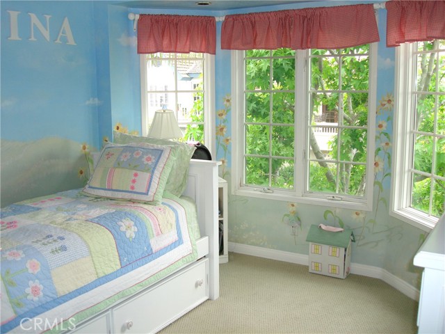 Detail Gallery Image 21 of 52 For 337 10th, Manhattan Beach,  CA 90266 - 5 Beds | 3/1 Baths