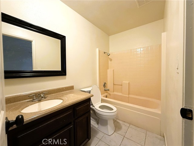 Detail Gallery Image 12 of 14 For 1708 Payne Dr, Arvin,  CA 93203 - 4 Beds | 2 Baths