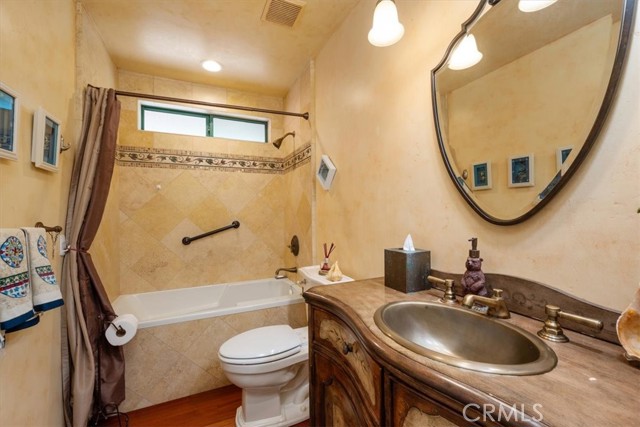 6271 Twinberry Circle, Avila Beach CA: https://media.crmls.org/medias/794a89a0-4f77-4b3d-b70d-caac0de5384e.jpg
