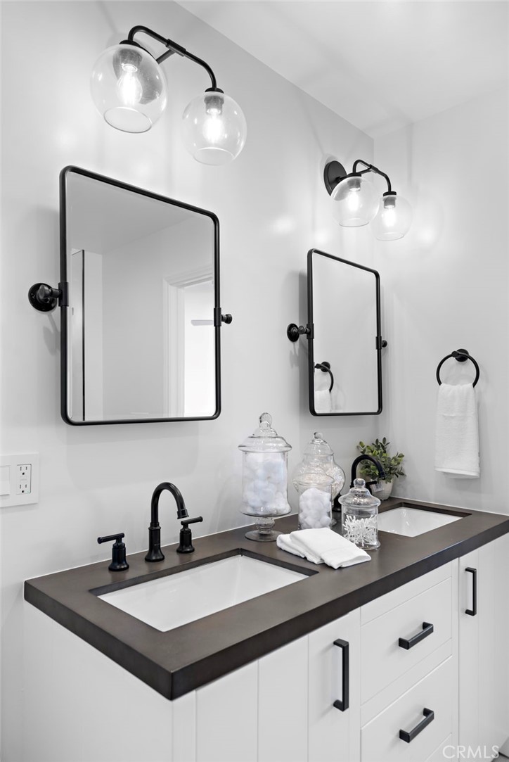 794a95a4 7b1c 41ee B753 50ad811e5739